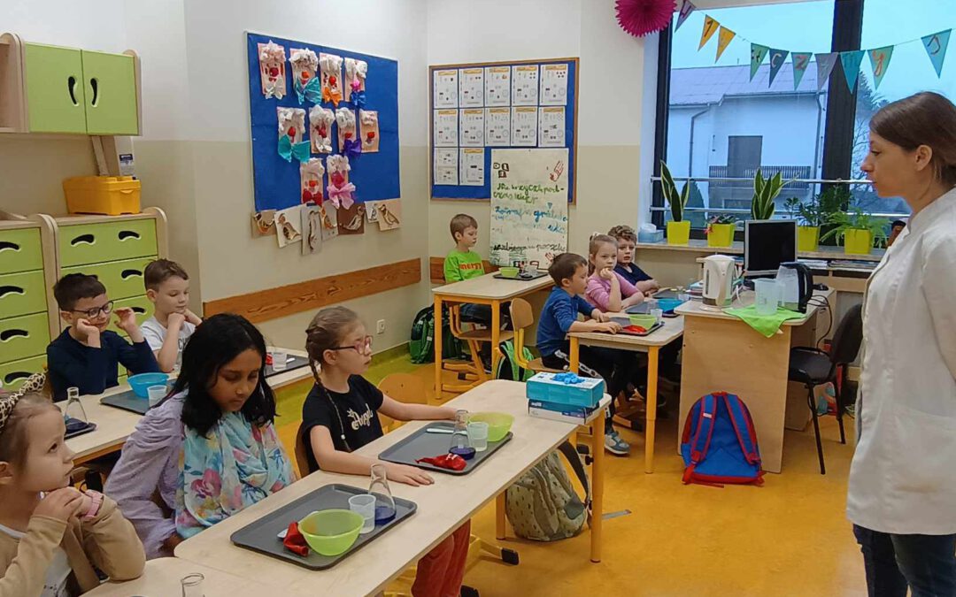 Warsztaty chemiczne w klasie 1b