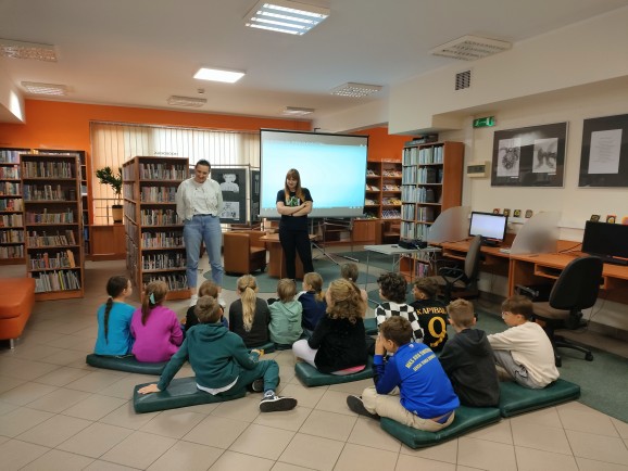 Lekcja biblioteczna klasy 3c w Miejskiej Bibliotece Publicznej im. H. Łopacińskiego