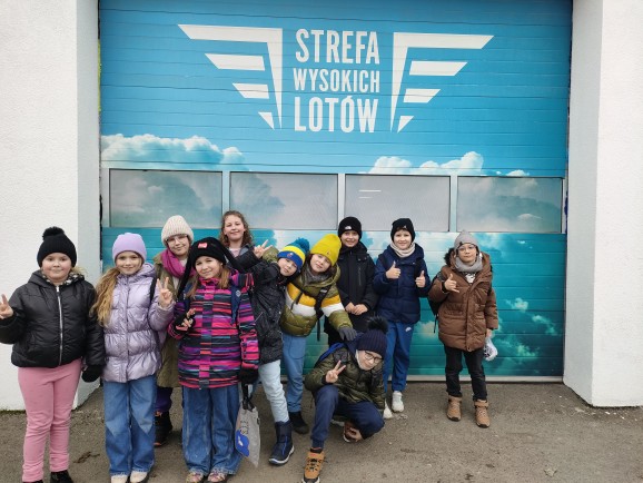 Sportowe emocje klasy 3C w Strefie Wysokich Lotów!