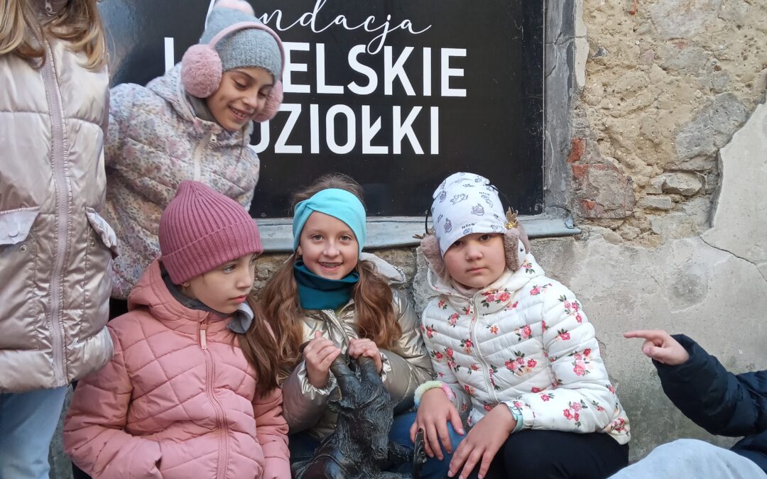 Jesienny spacer trzecich klas z Koziołkiem Lubelskim