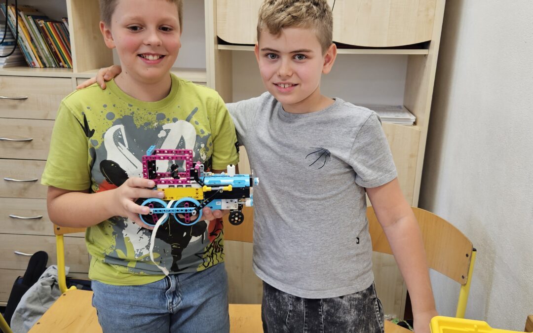 Warsztaty z robotyki 4a z okazji Dnia Chłopaka